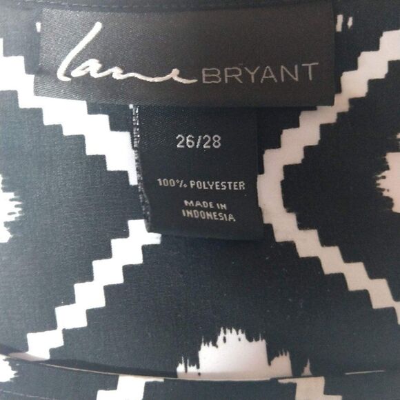 Lane Bryant Black and White Top with Geometric Print and Beading Size 26/28 - Picture 4 of 6